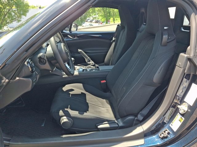 Used 2025 MAZDA MX-5 Miata Club w/ Weather Package RWD image 16