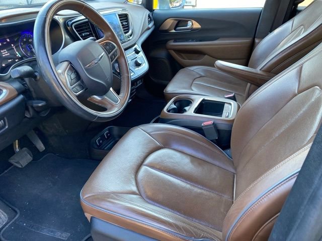 Used 2017 Chrysler Pacifica Limited FWD image 13