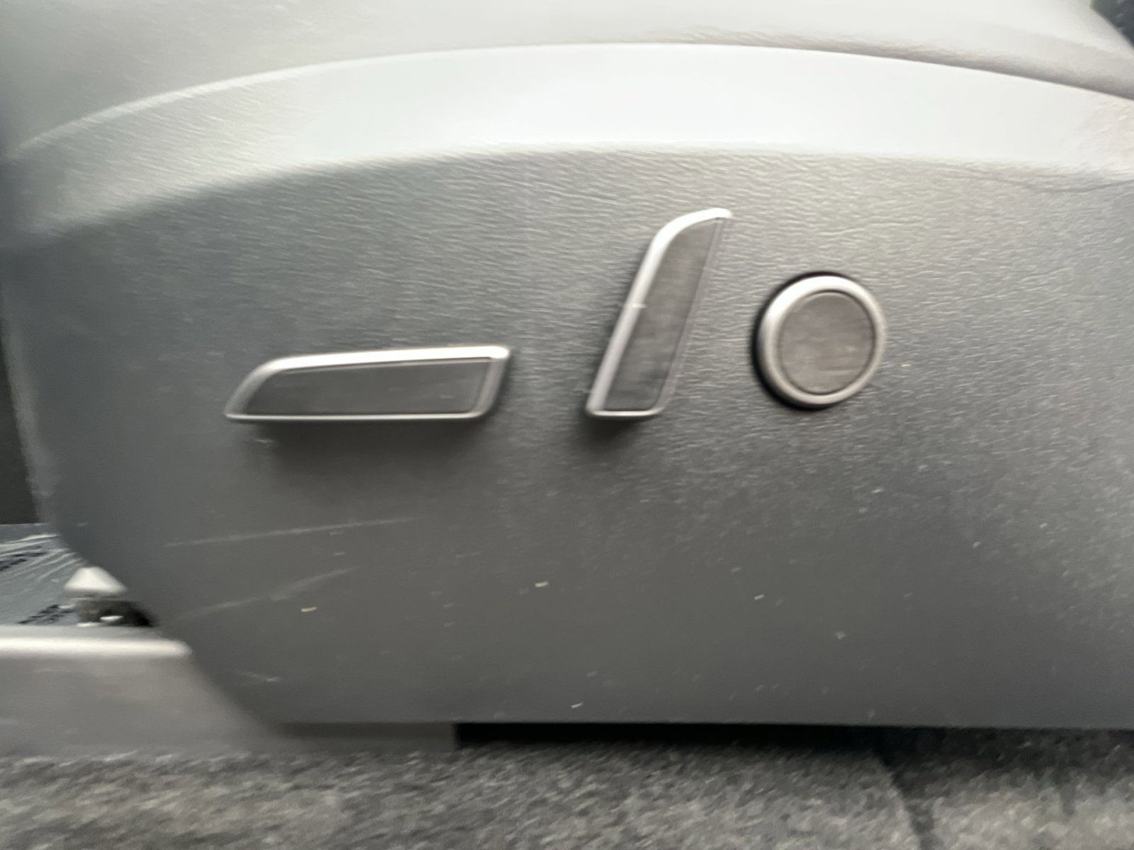 Used 2023 Tesla Model Y Performance image 14