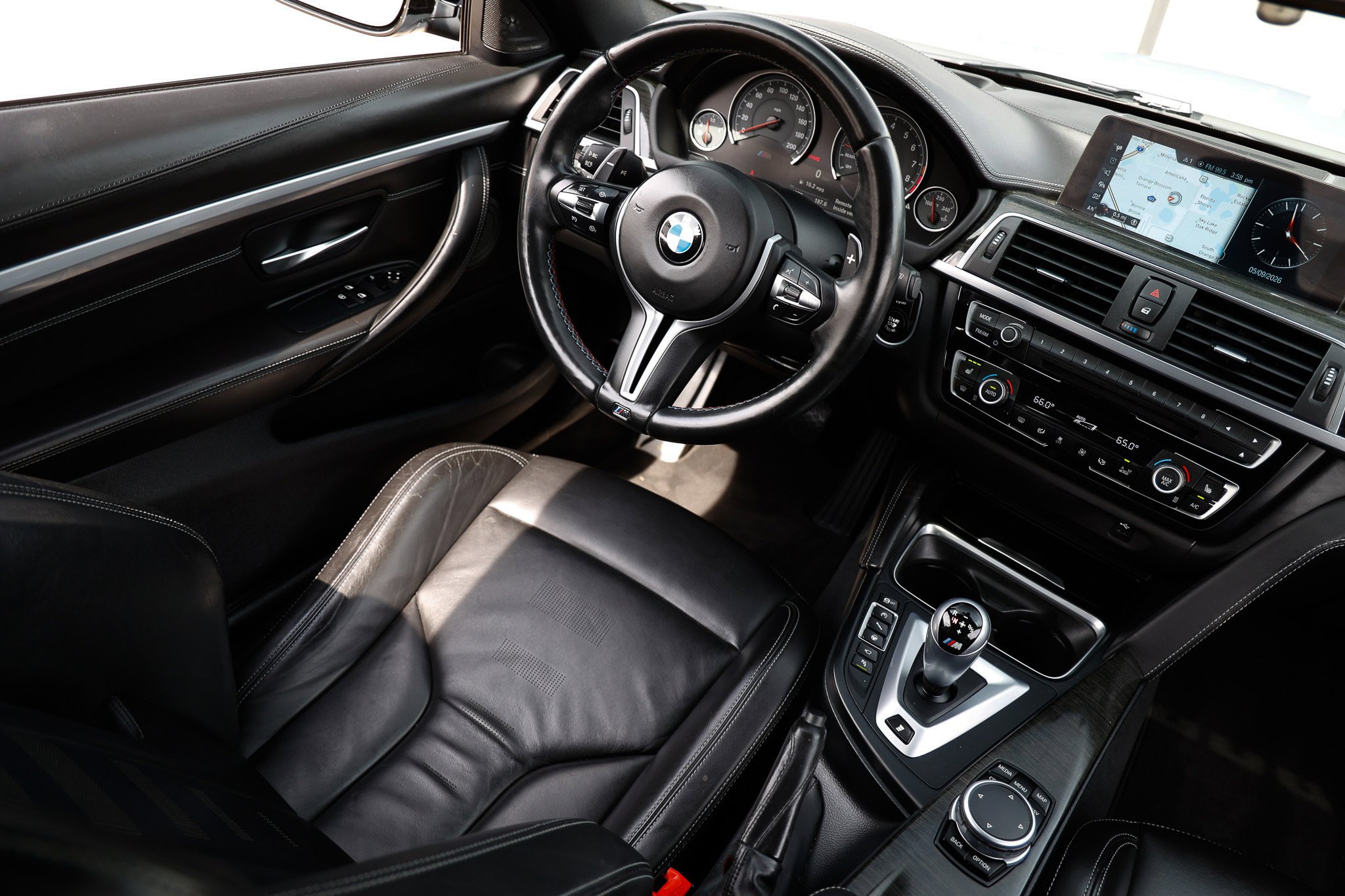 Used 2017 BMW M4 Coupe RWD image 24