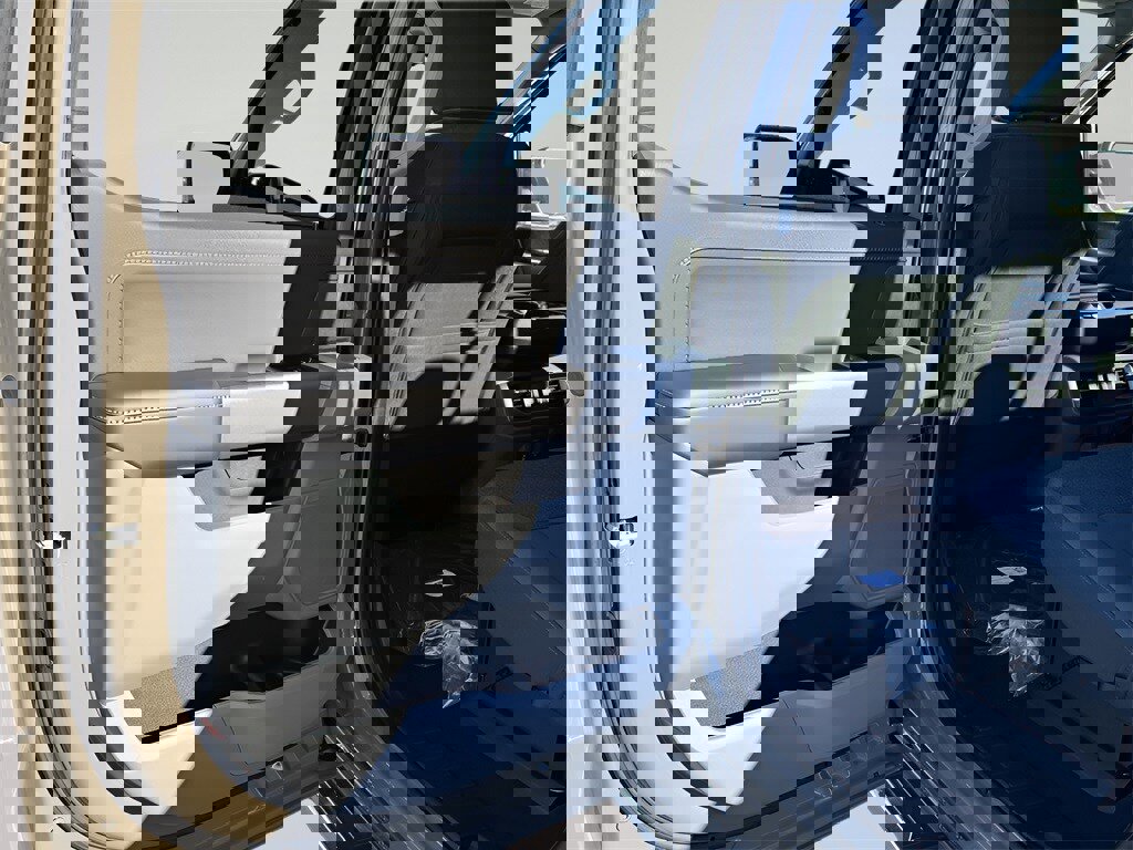 New 2025 Ford F150 XLT w/ Equipment Group 302A MID image 33