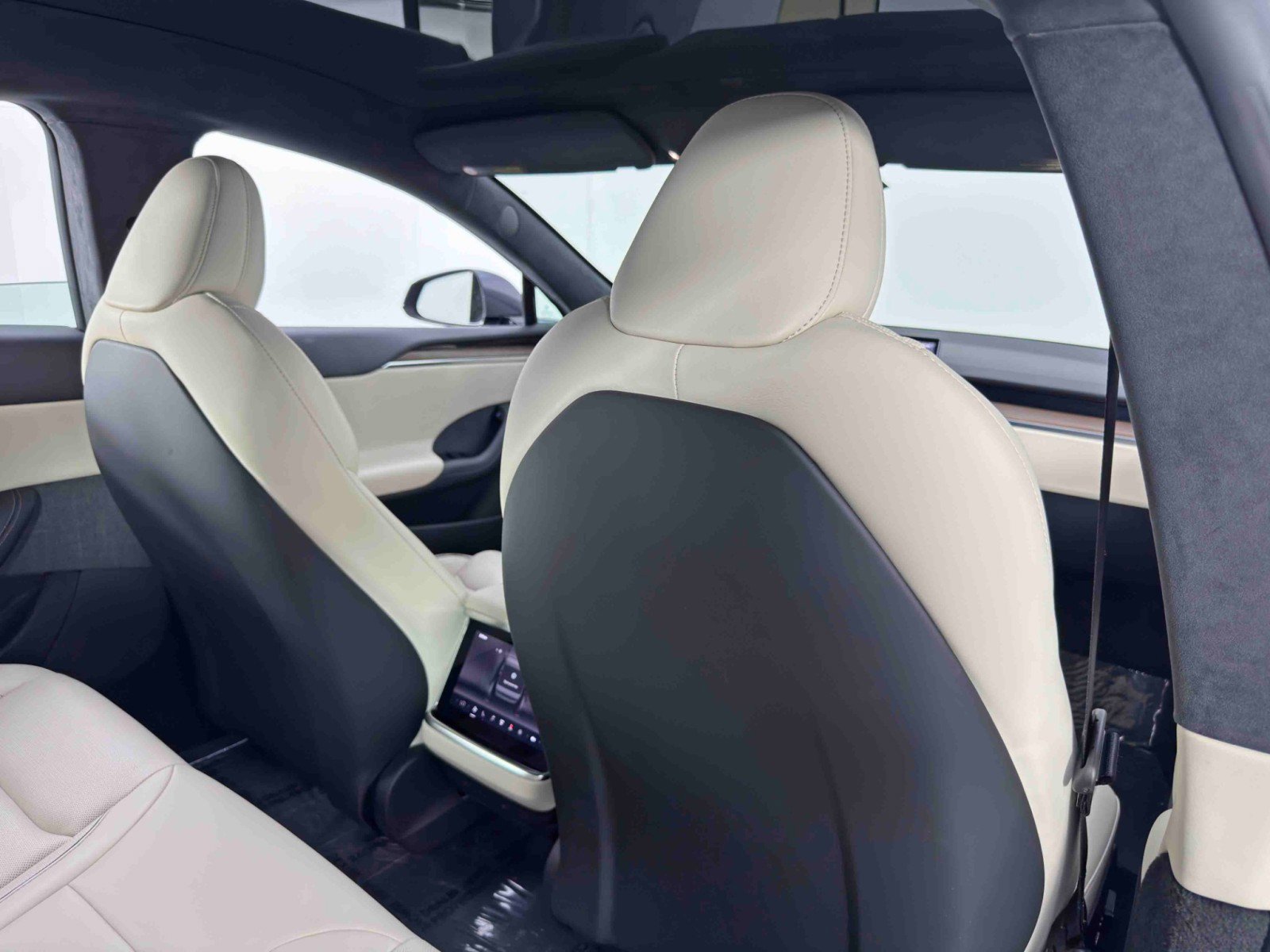 Used 2021 Tesla Model S Plaid image 35