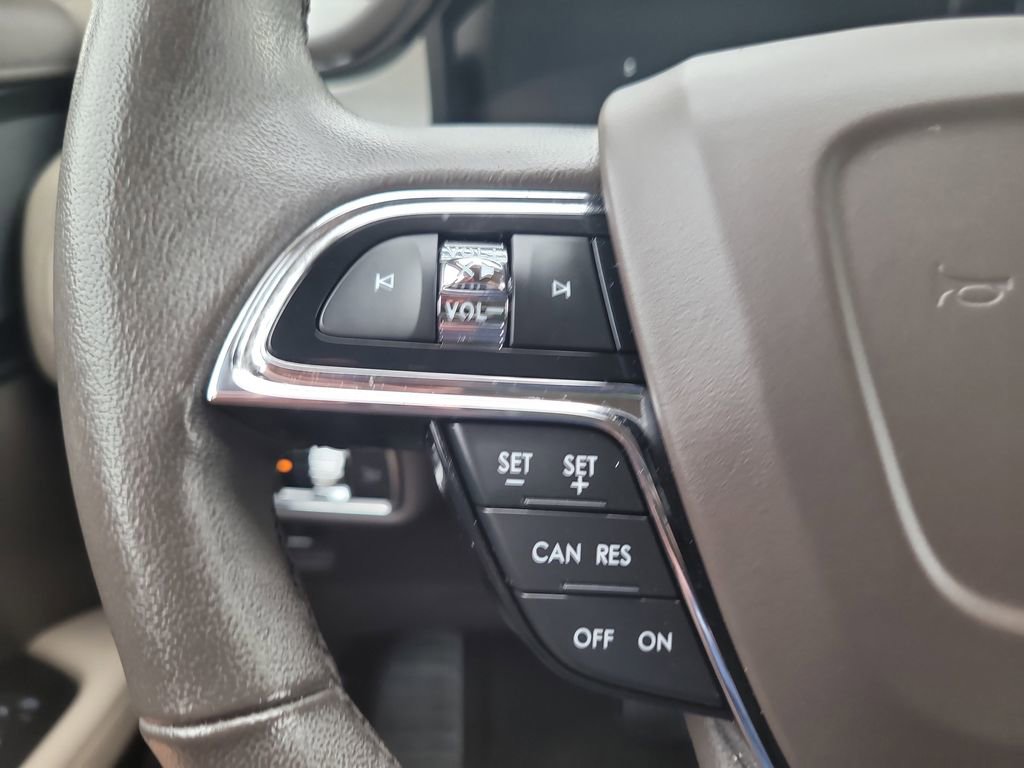 Used 2022 Lincoln Nautilus FWD w/ Premium Package image 25