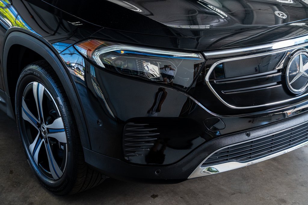 Used 2023 Mercedes-Benz EQB 350 4MATIC SUV w/ Exclusive Package image 18