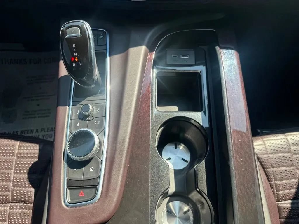 Used 2021 Cadillac Escalade Premium Luxury Platinum AWD/4WD image 30