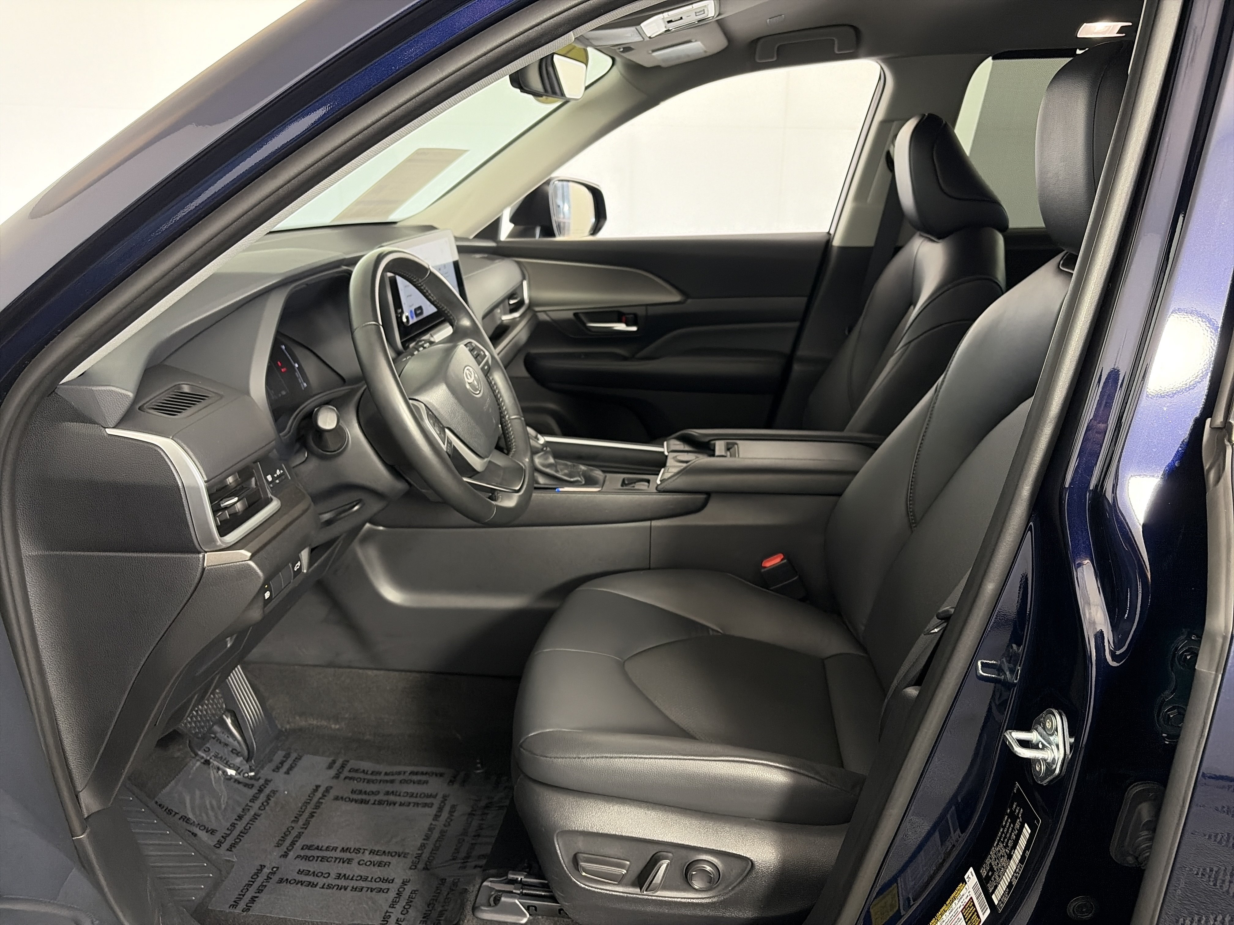 Used 2024 Toyota Grand Highlander AWD image 6