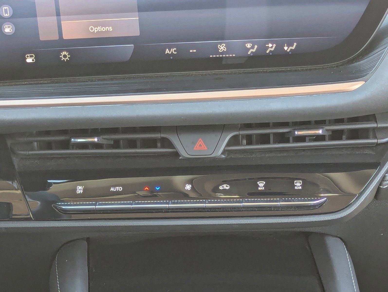 Certified 2025 Buick Envision Sport Touring image 20