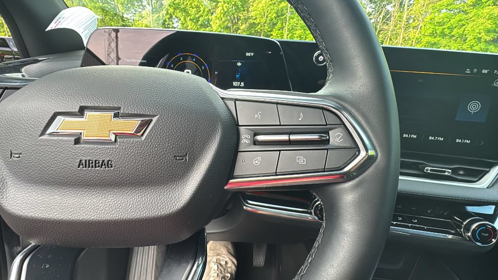 Used 2025 Chevrolet Equinox LT AWD/4WD image 19