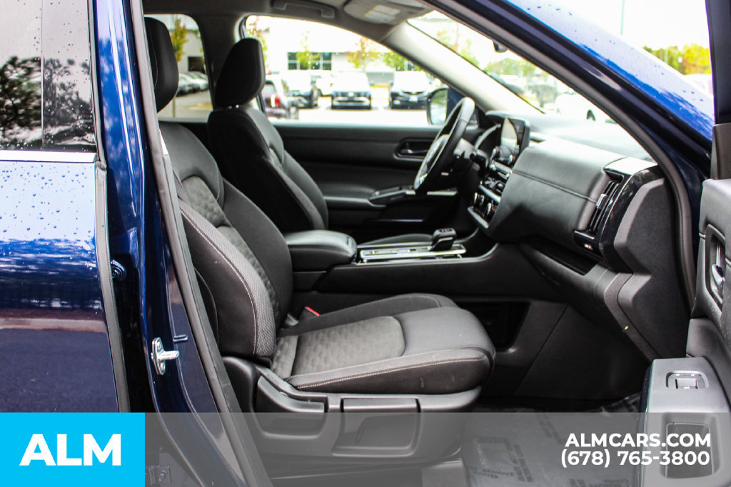 Used 2025 Nissan Pathfinder SV FWD image 22
