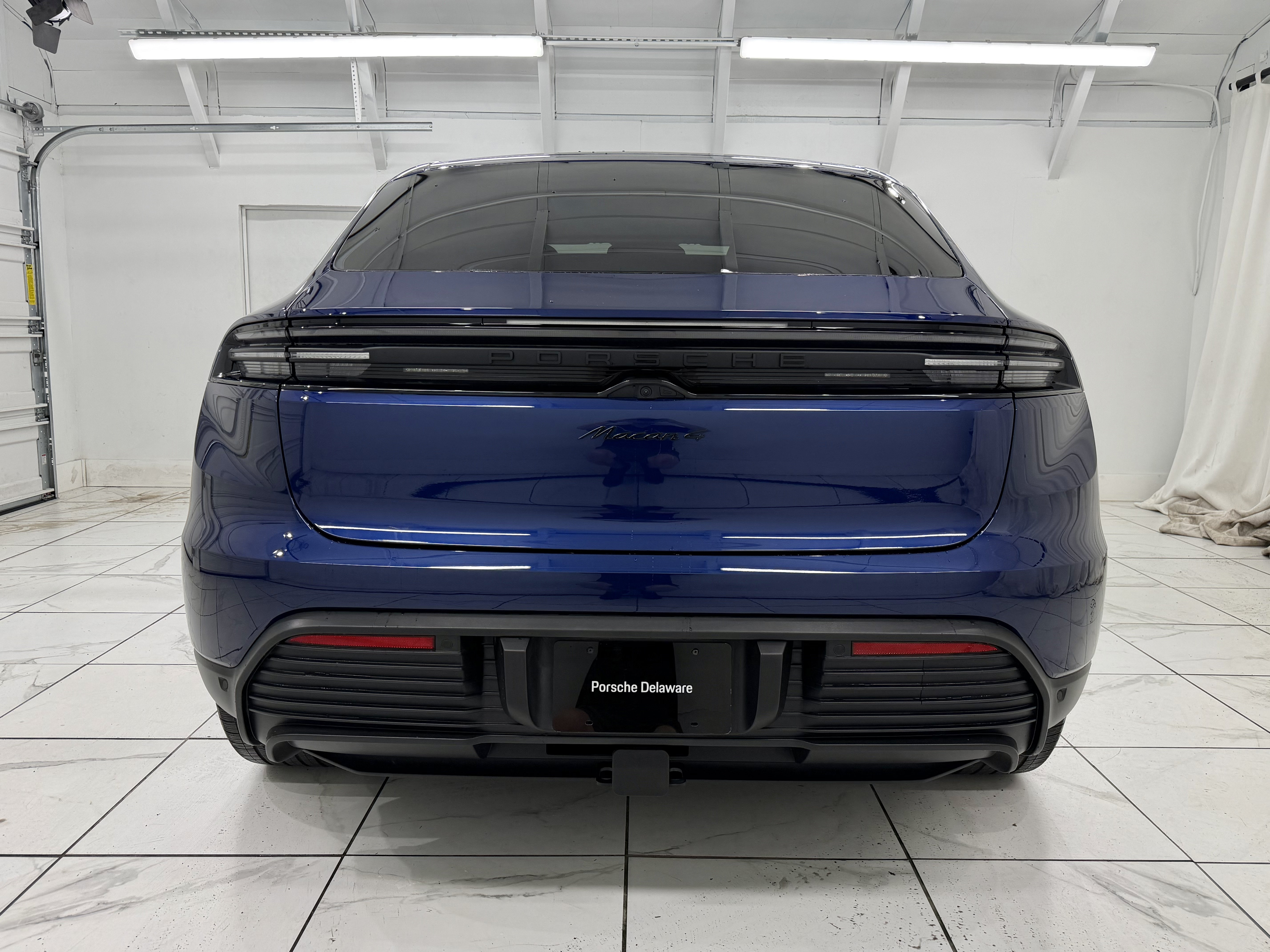 Certified 2025 Porsche Macan 4 Electric AWD/4WD image 13