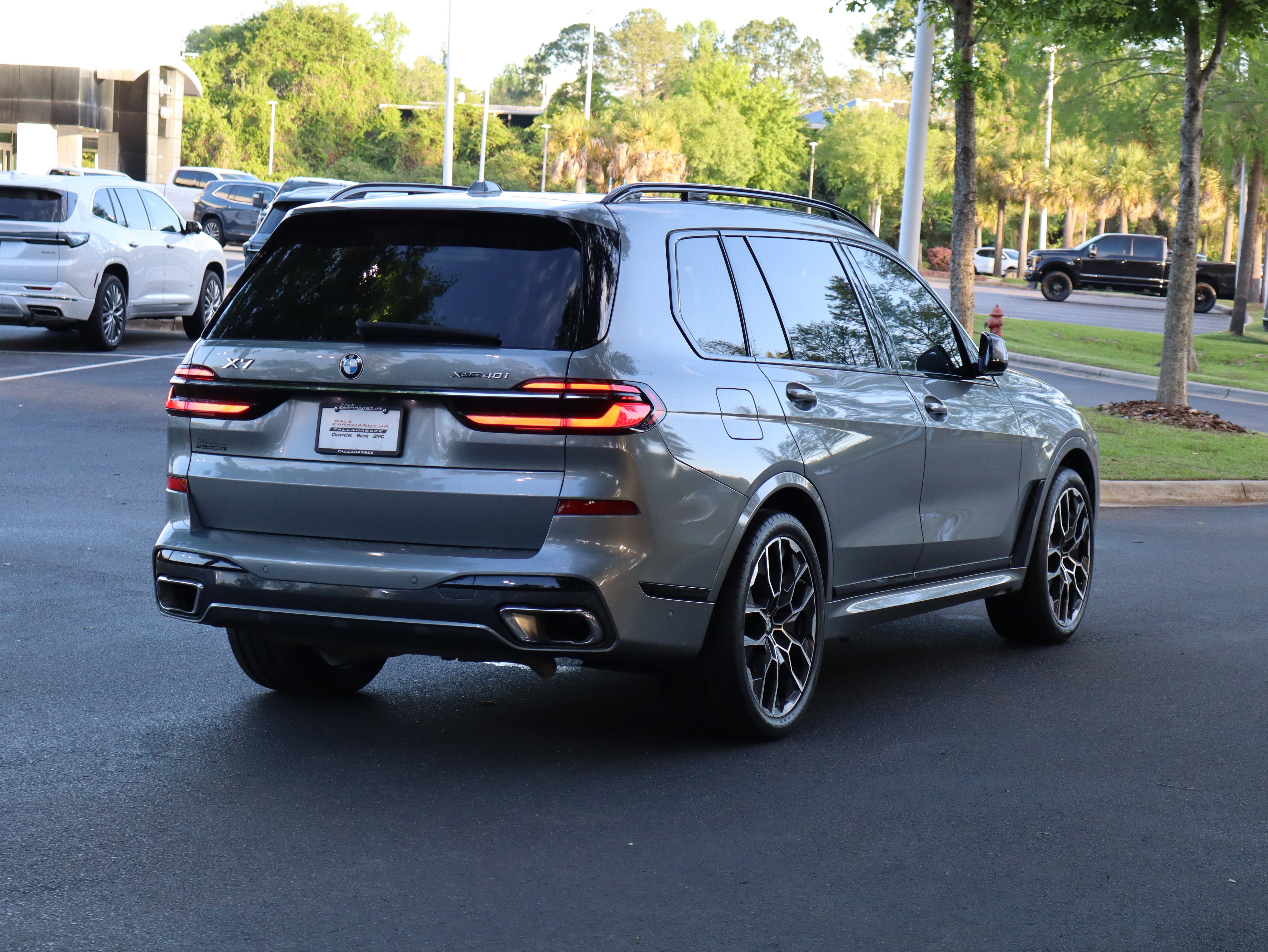 Used 2023 BMW X7 xDrive40i w/ Executive Package AWD/4WD image 9