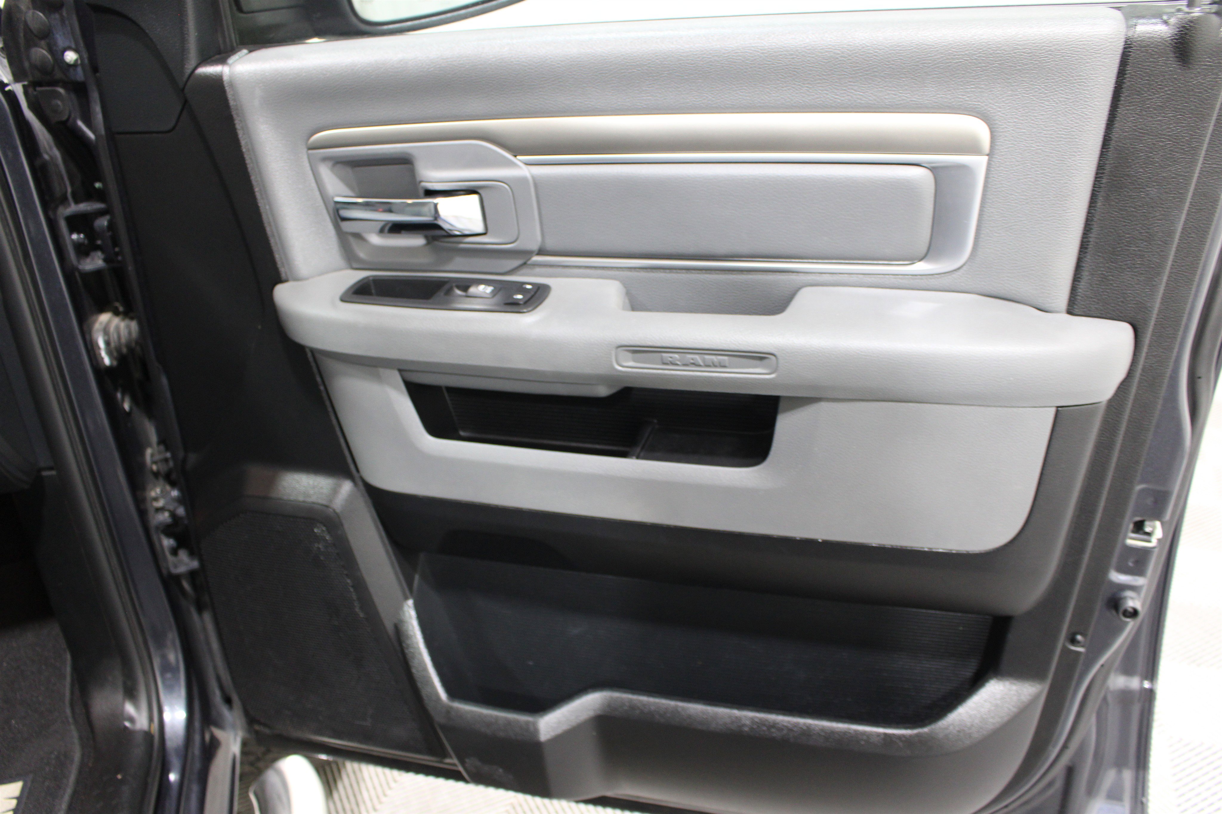 Used 2017 RAM 1500 Classic SLT image 22