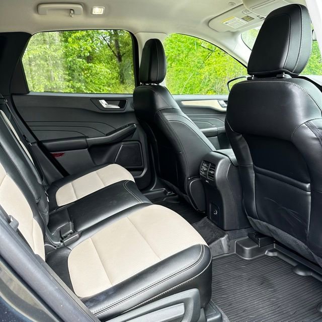 Used 2022 Ford Escape Titanium w/ Titanium Premium Package image 19