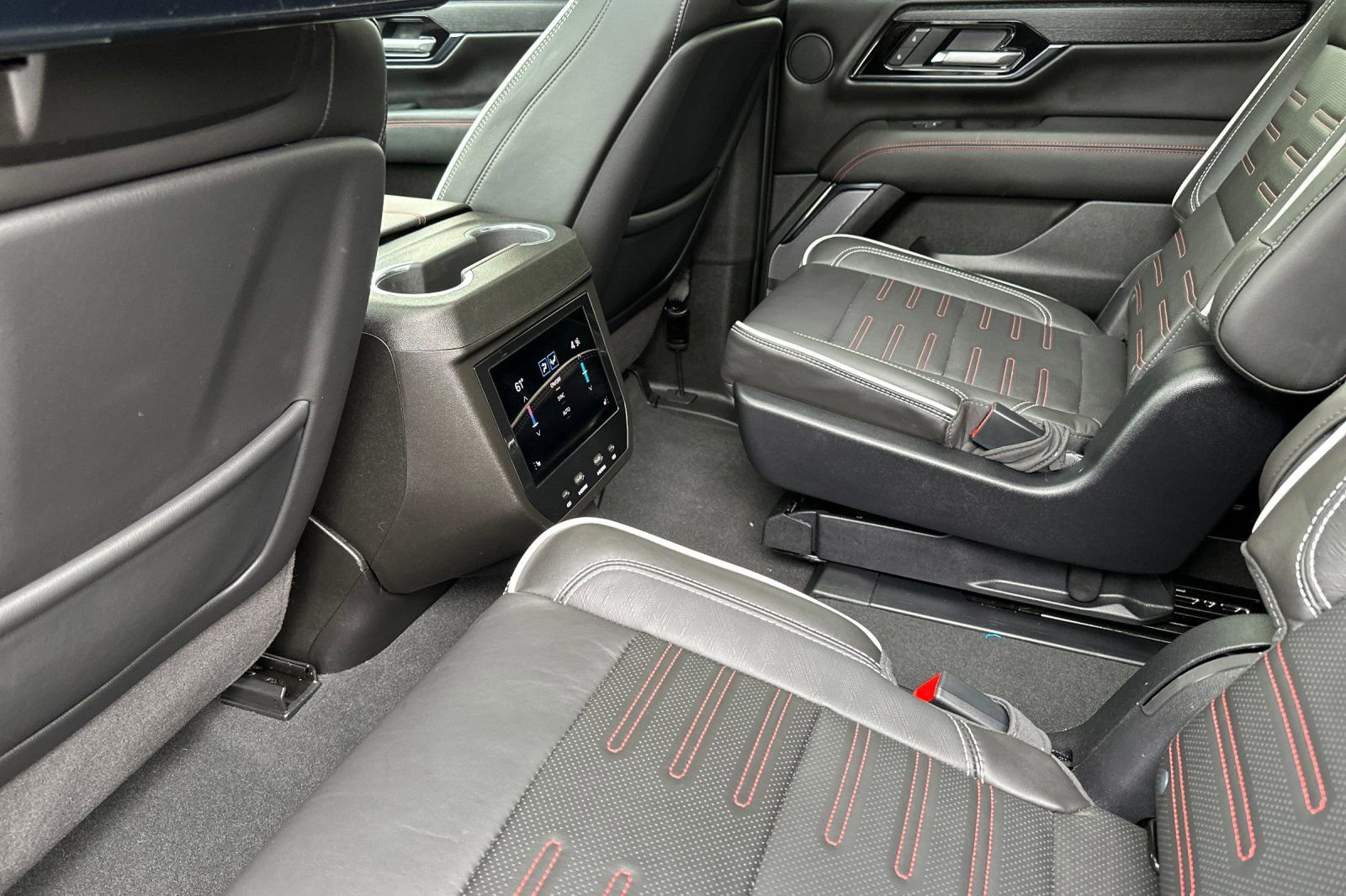 Certified 2025 GMC Yukon AT4 Ultimate image 13