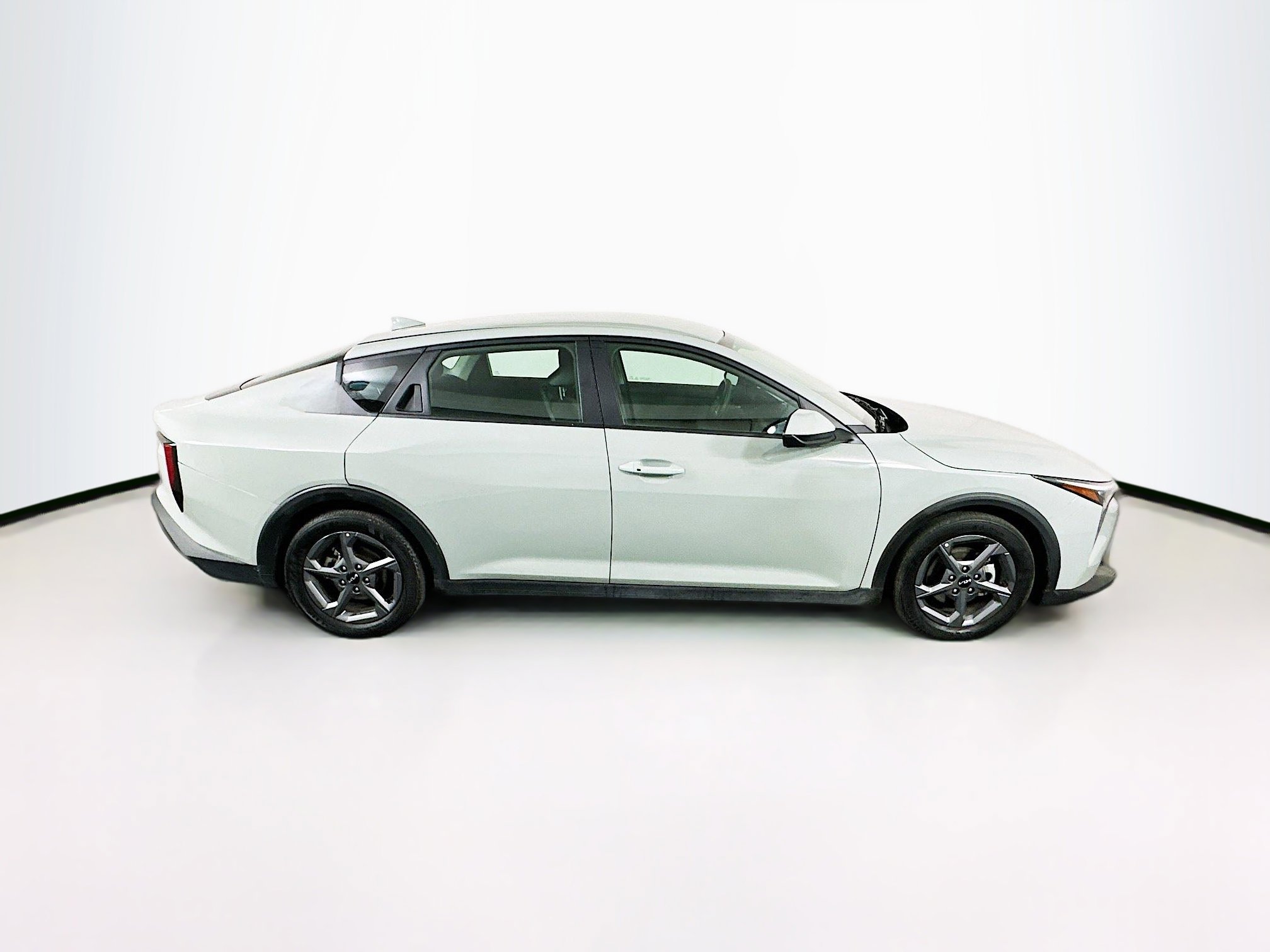 Used 2025 Kia K4 LXS image 10