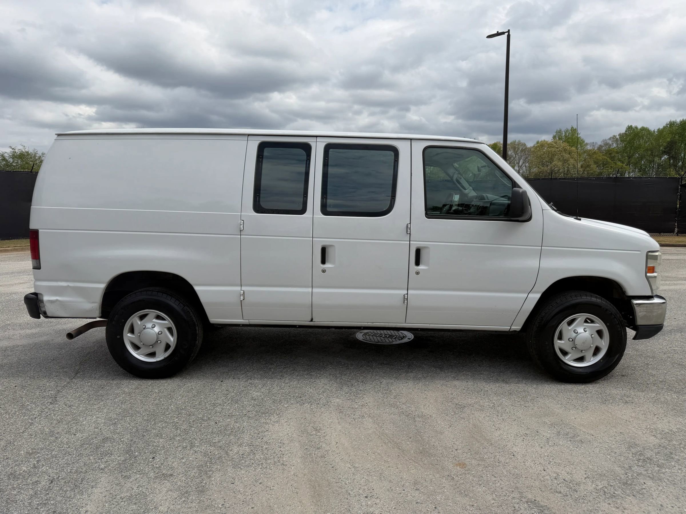 Used 2013 Ford E-250 and Econoline 250 w/ PWR Group image 6
