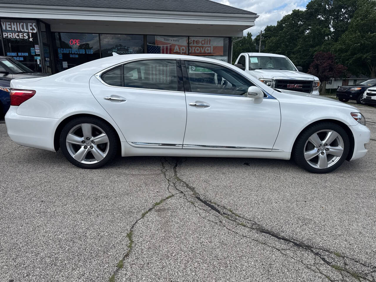 Used 2011 Lexus LS 460 w/ Luxury Value Edition RWD image 5