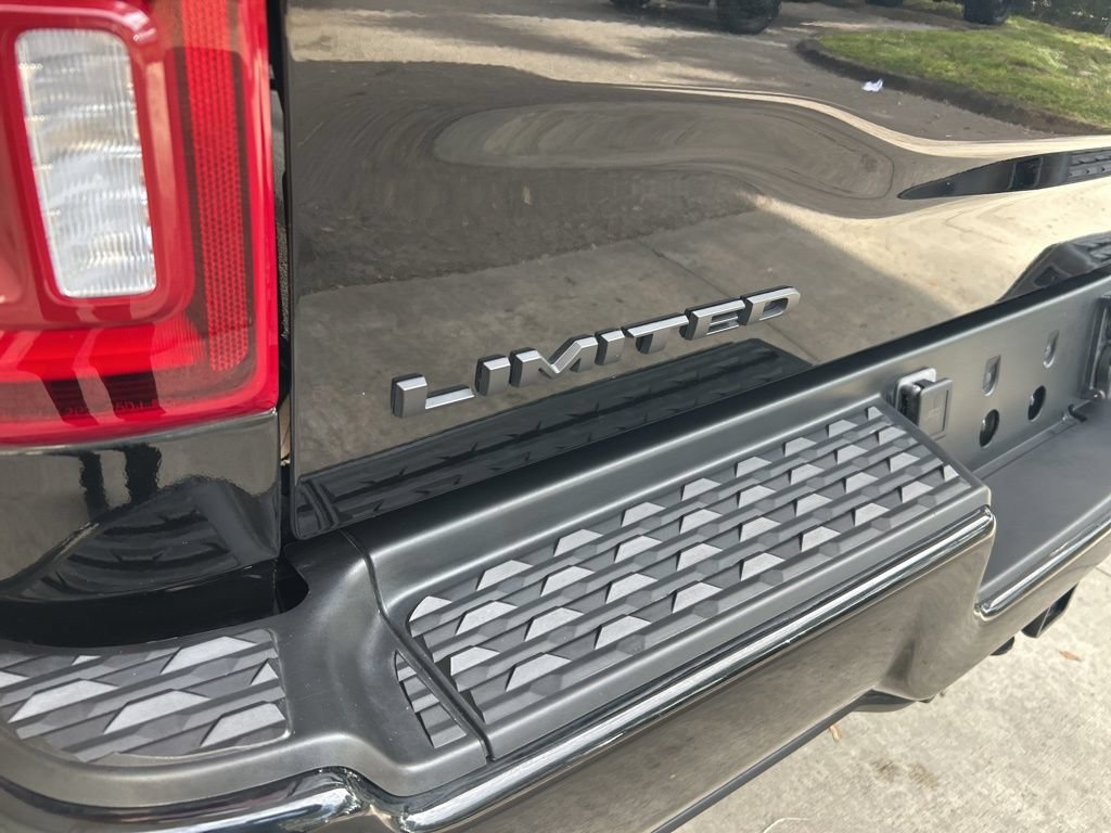 Used 2025 RAM 2500 Limited AWD/4WD image 28
