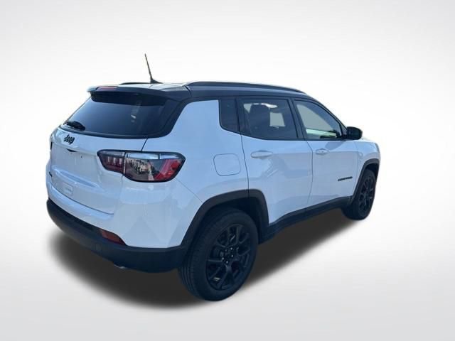 Used 2022 Jeep Compass Altitude w/ Convenience Group AWD/4WD image 5