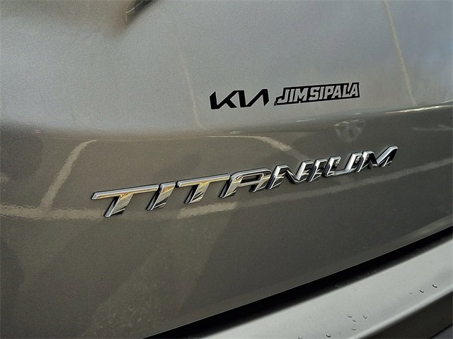 Used 2024 Ford Edge Titanium image 32