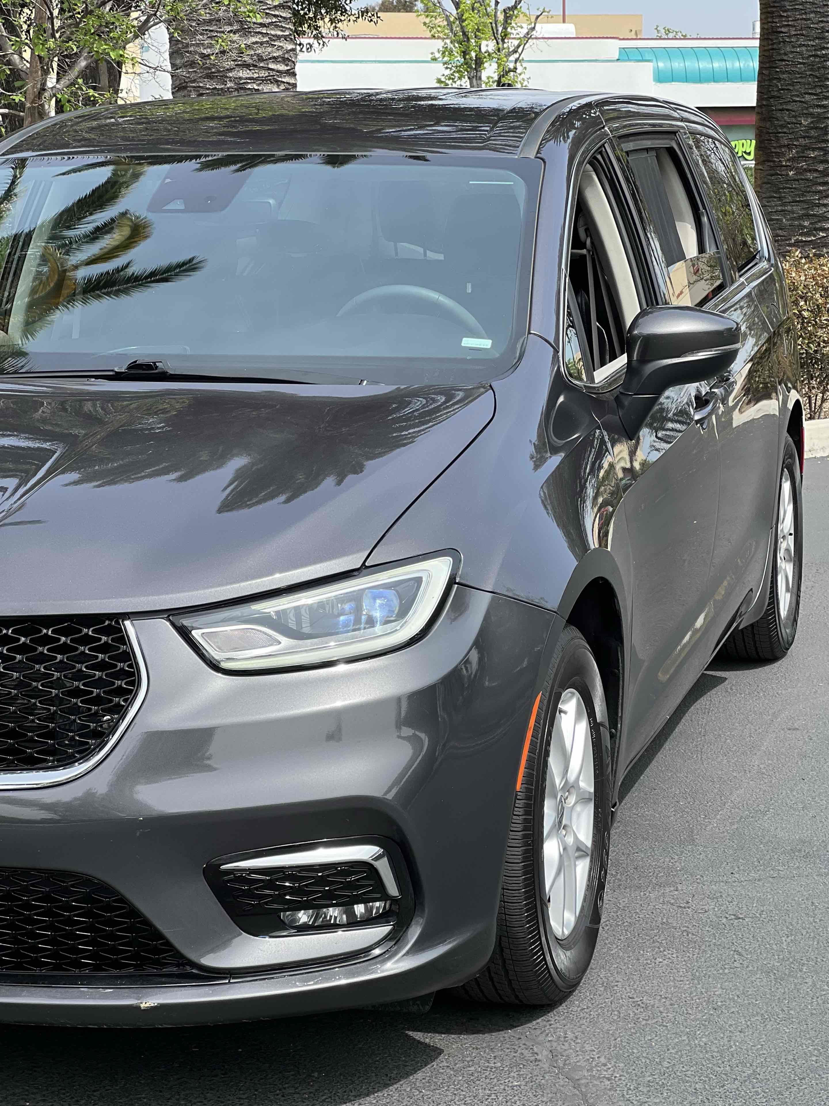 Used 2023 Chrysler Pacifica Touring-L image 55