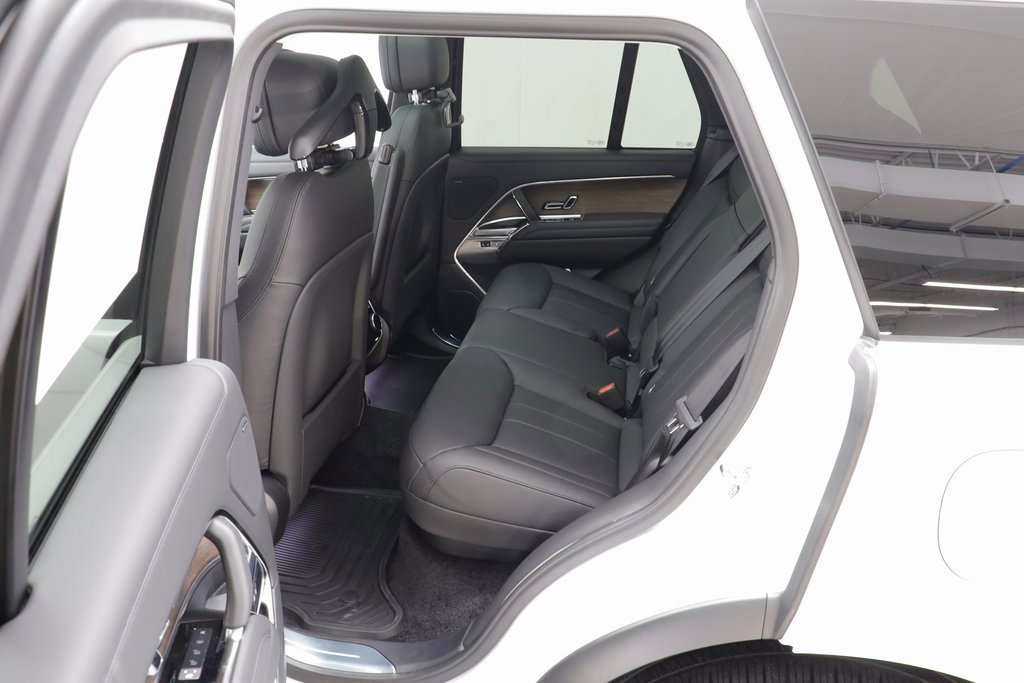 New 2025 Land Rover Range Rover SE image 14