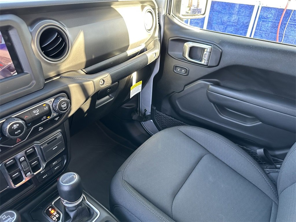 New 2023 Jeep Gladiator Willys image 31