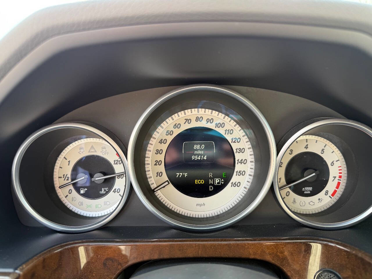 Used 2014 Mercedes-Benz E 550 4MATIC Sedan image 26