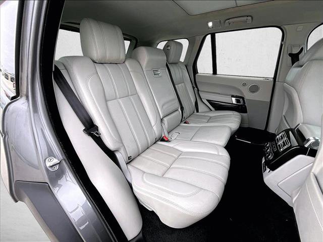 Used 2017 Land Rover Range Rover HSE image 29