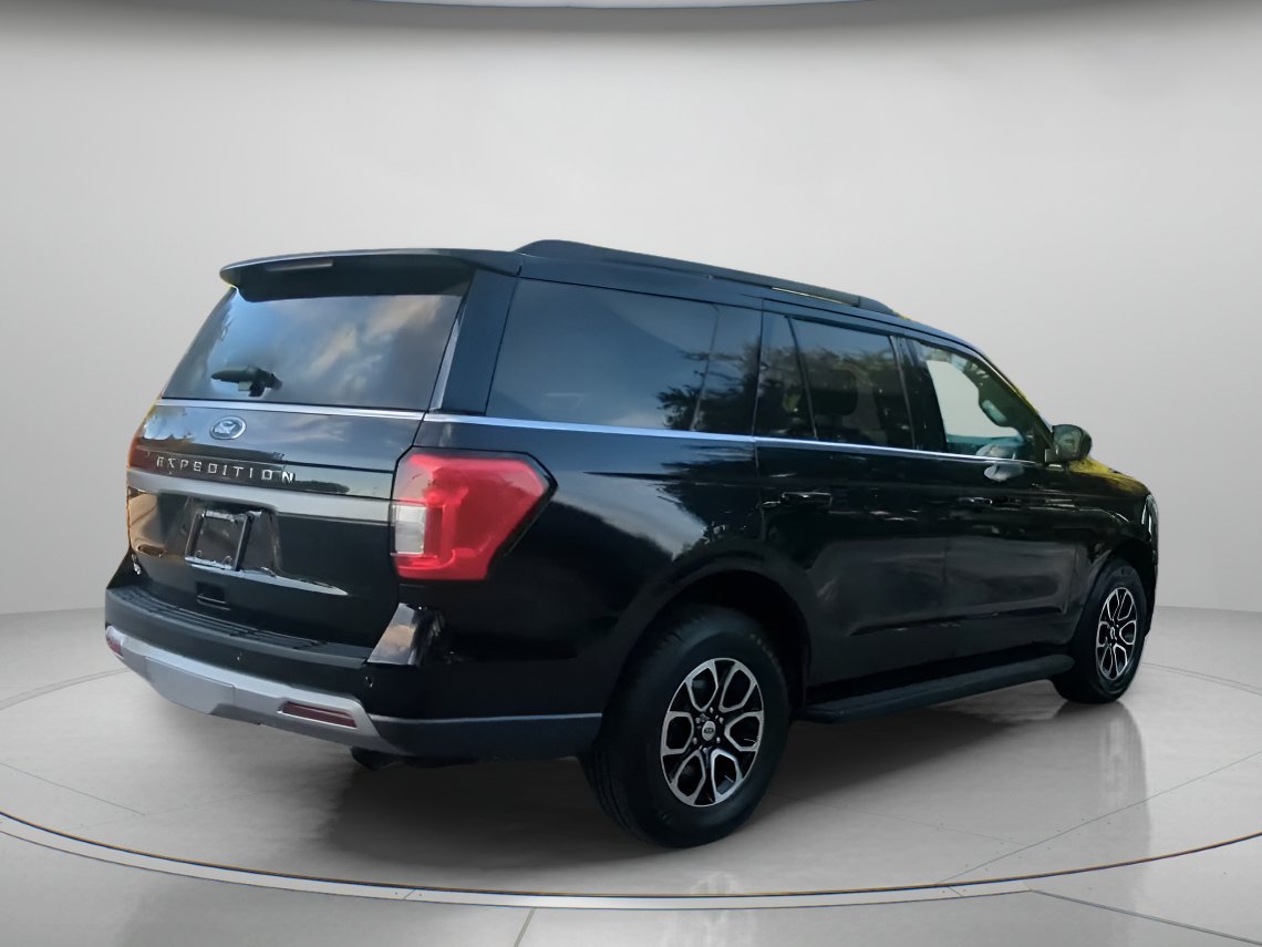 Certified 2024 Ford Expedition XLT RWD image 28