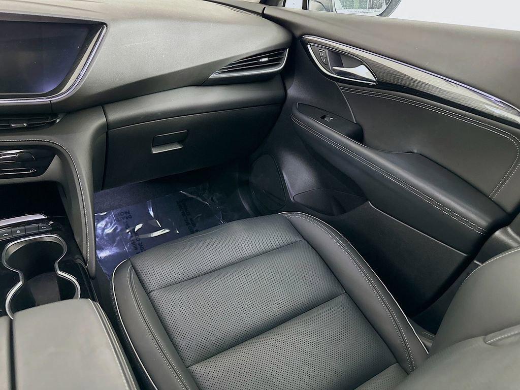 Used 2023 Buick Envision Essence image 31