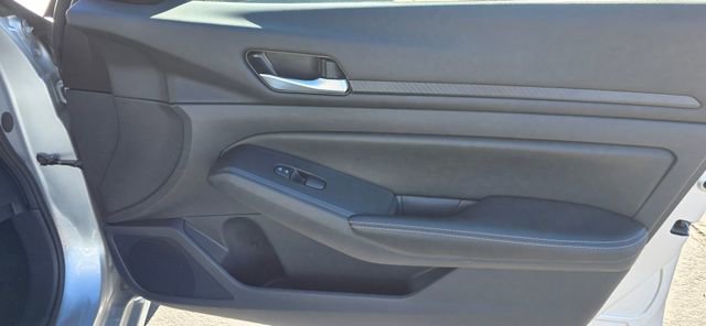 Used 2024 Nissan Altima 2.5 SV image 14
