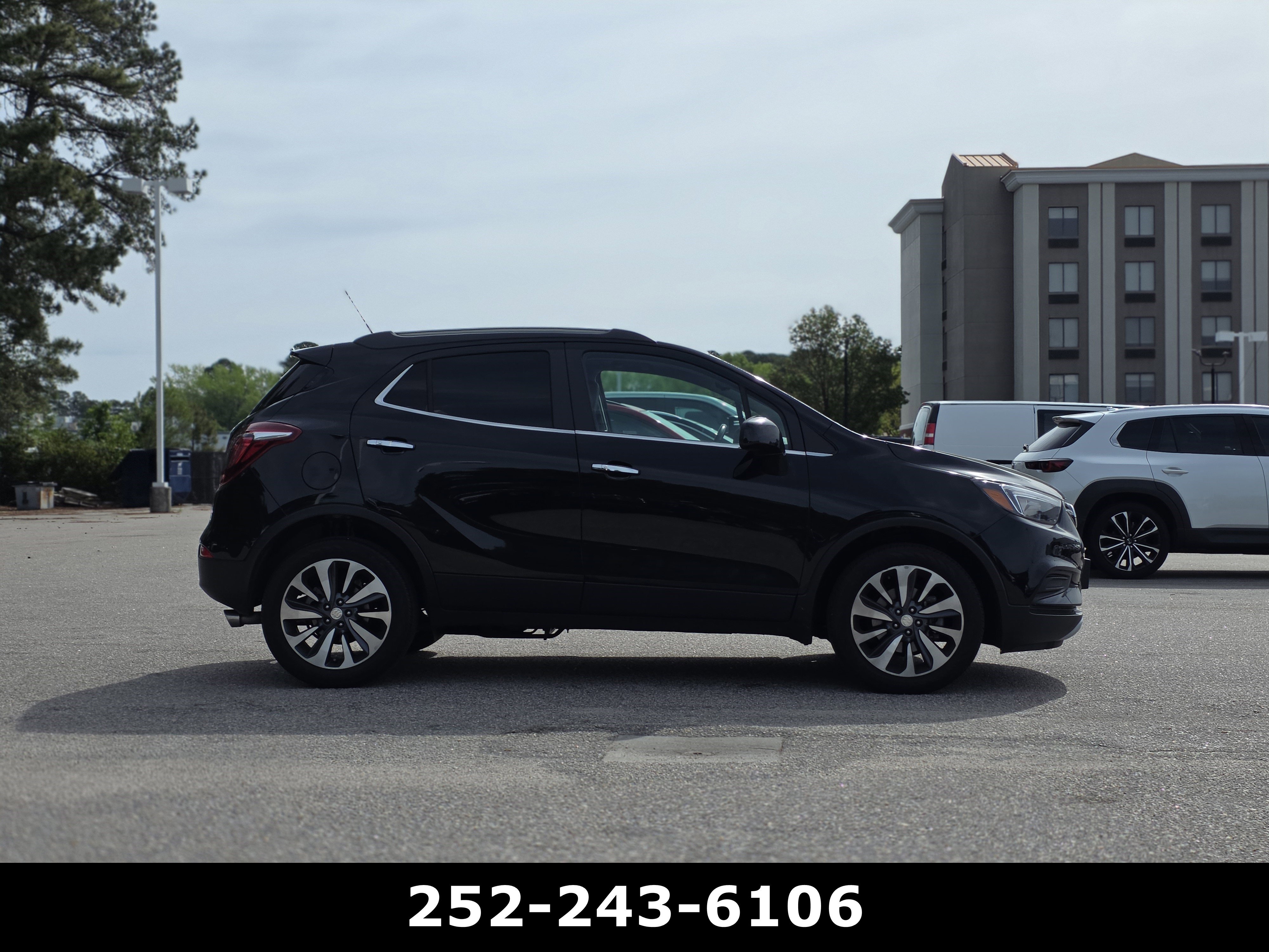 Used 2022 Buick Encore Preferred w/ Safety Package image 22