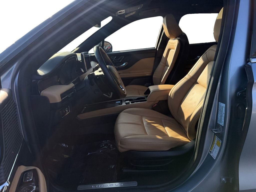 Used 2022 Lincoln Corsair Reserve w/ Sport Package image 9