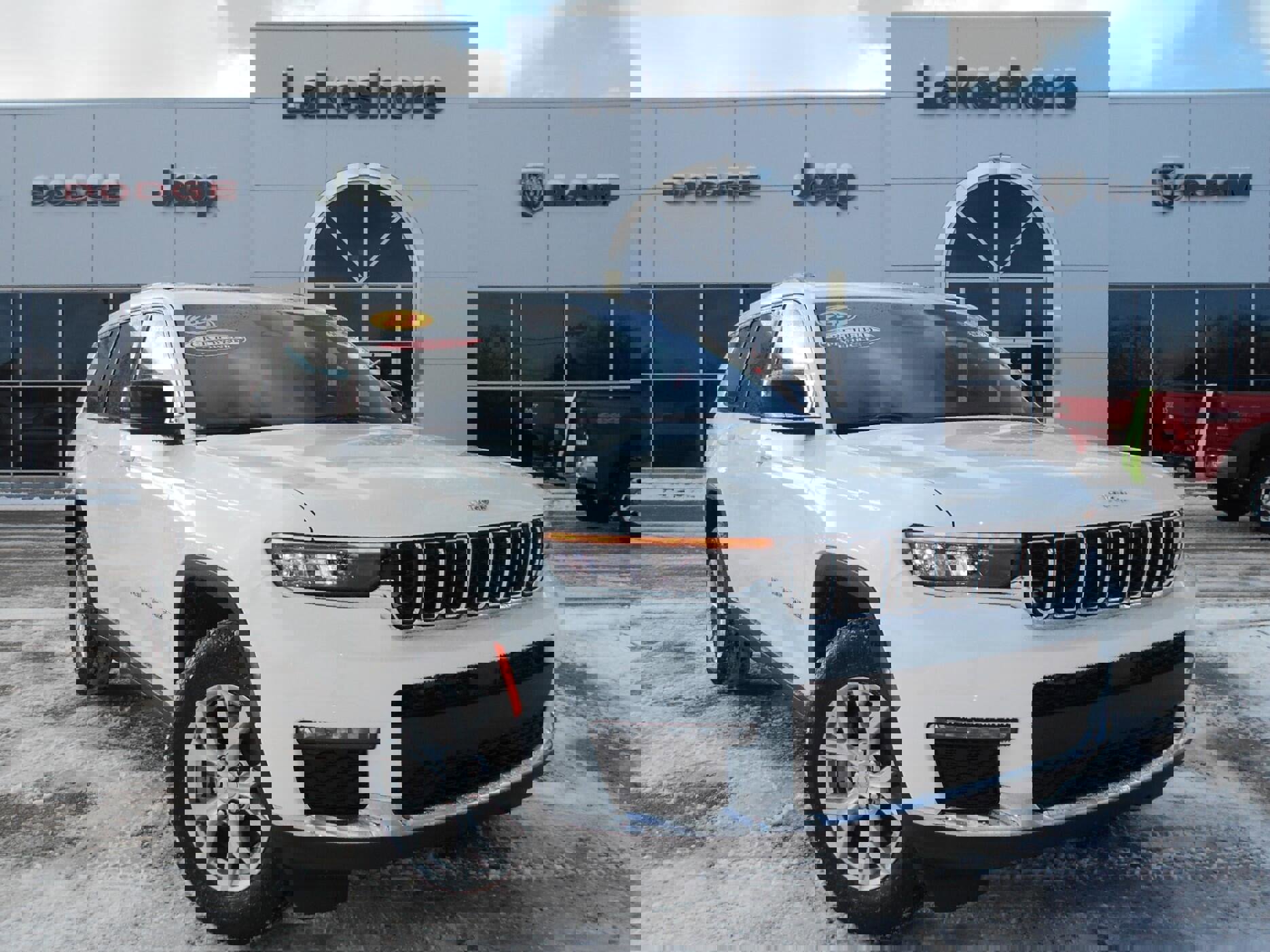 Used 2023 Jeep Grand Cherokee L Limited image 2