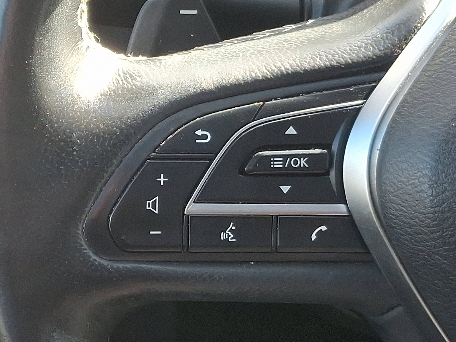 Used 2020 INFINITI QX50 Luxe w/ Navigation Package image 21