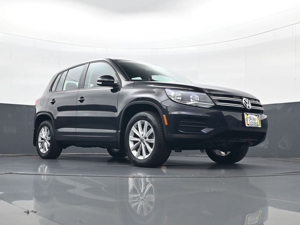 Used 2017 Volkswagen Tiguan Limited w/ Alloy Wheels Package image 23