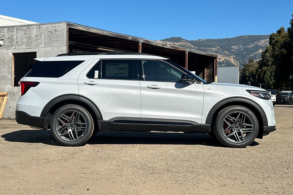 New 2026 Ford Explorer ST-Line w/ ST-Line Street Pack RWD image 4