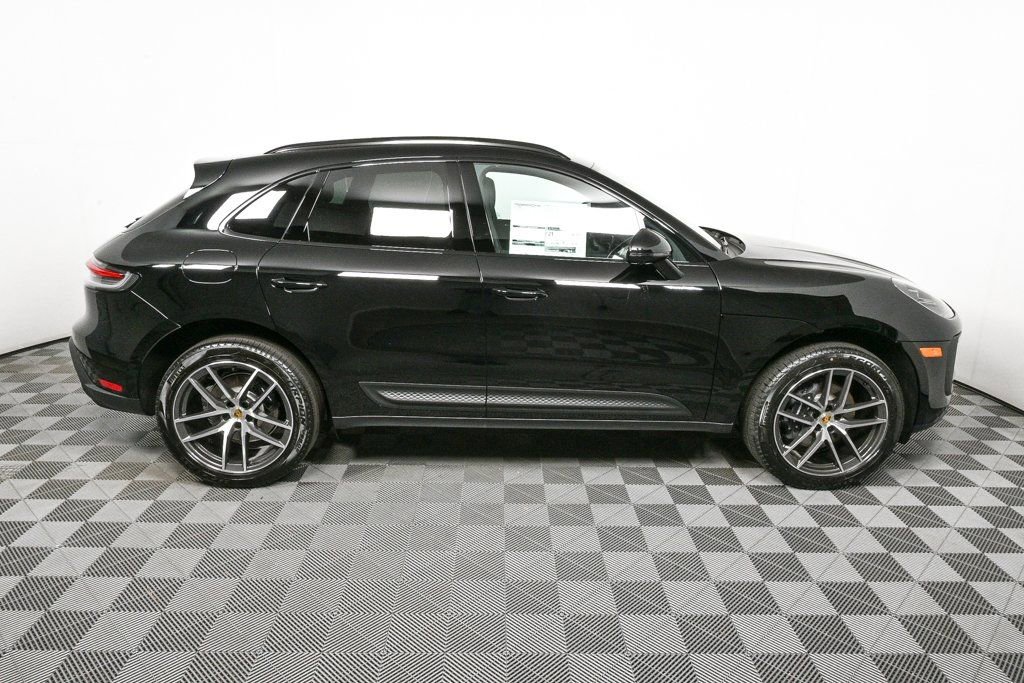 Certified 2026 Porsche Macan AWD/4WD image 28