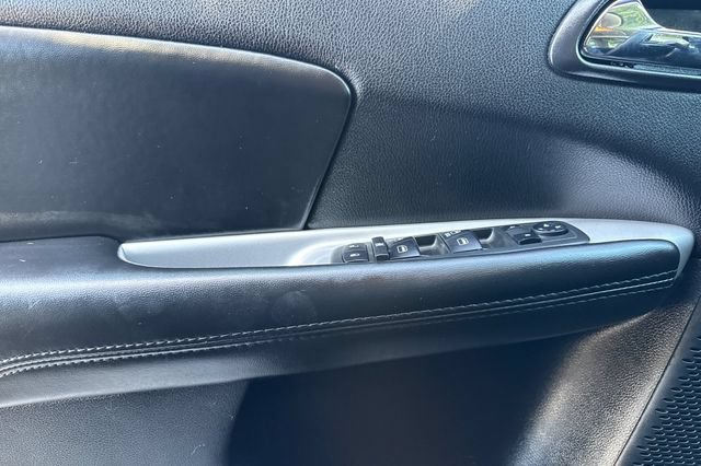 Used 2019 Dodge Journey SE w/ Blacktop Package FWD image 11