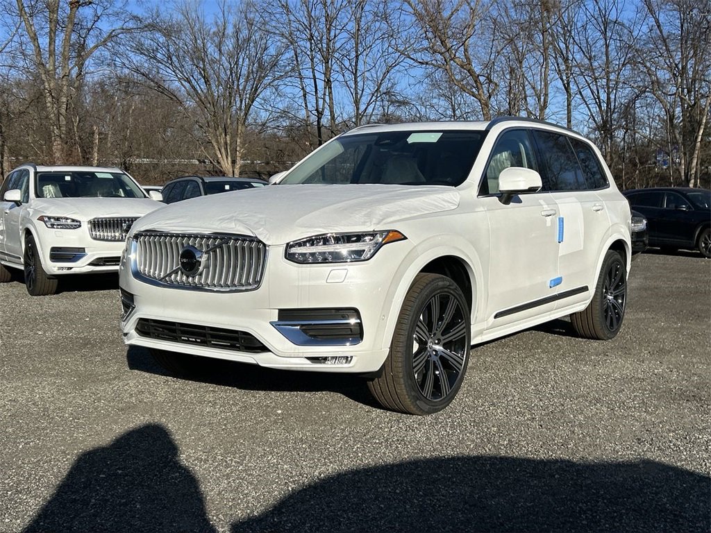 New 2025 Volvo XC90 B6 Plus w/ Protection Package Premier image 1