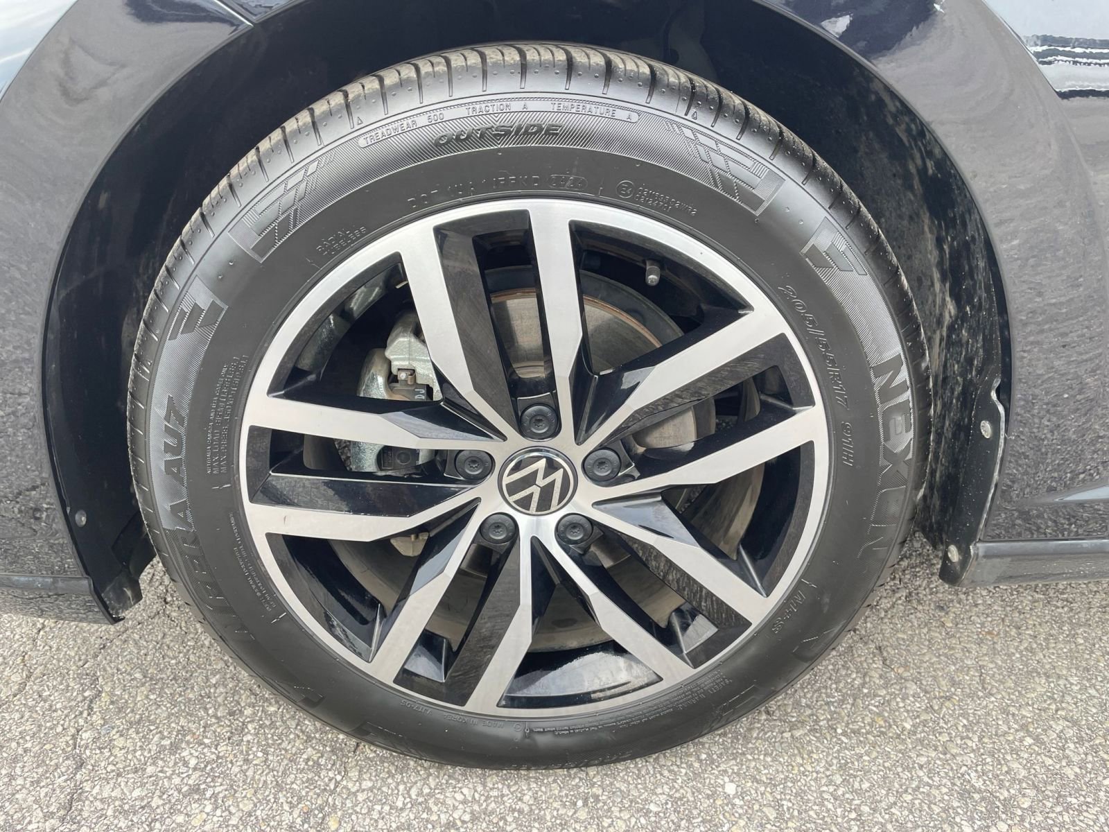 Used 2025 Volkswagen Jetta SE image 30