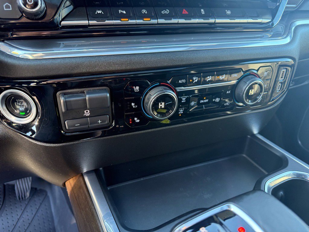 Used 2025 Chevrolet Silverado 1500 High Country w/ Technology Package image 21