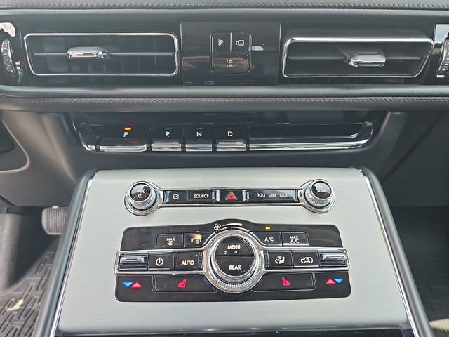 Used 2023 Lincoln Aviator AWD w/ Premium Package image 30