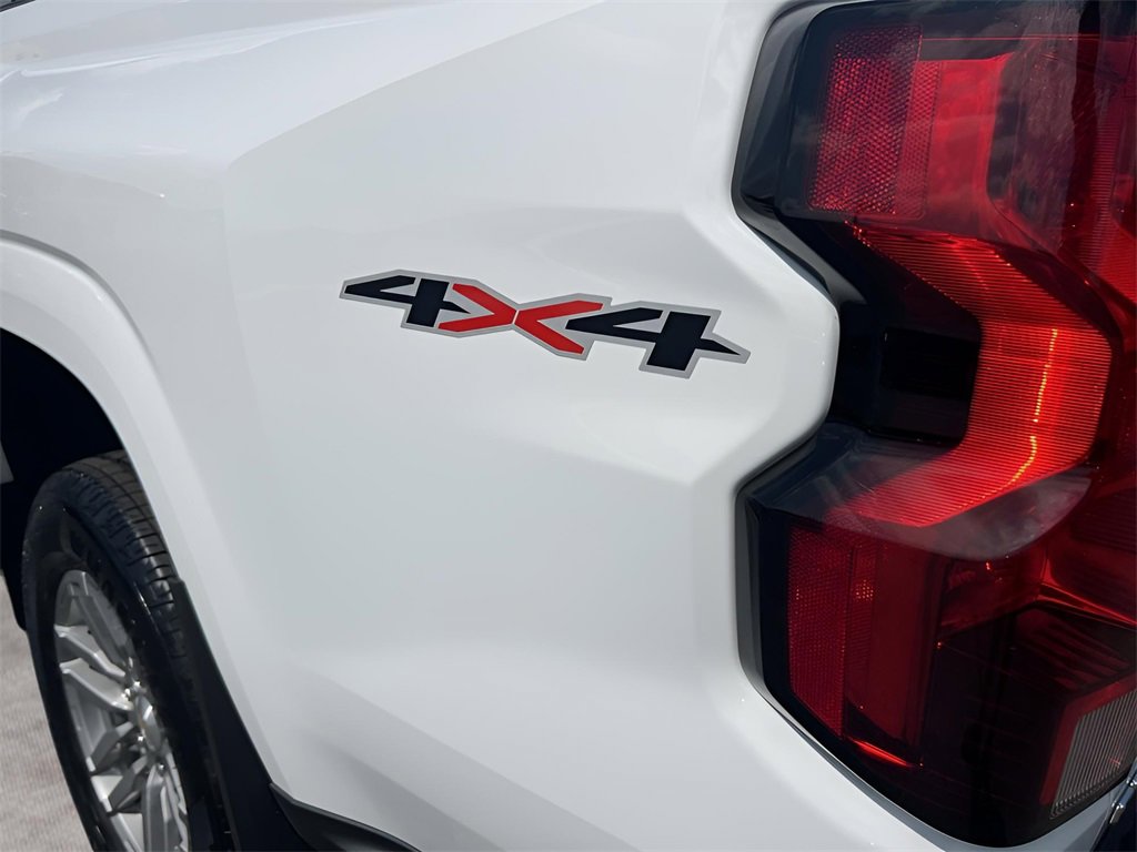Used 2024 Chevrolet Colorado LT w/ LT Convenience Package image 35