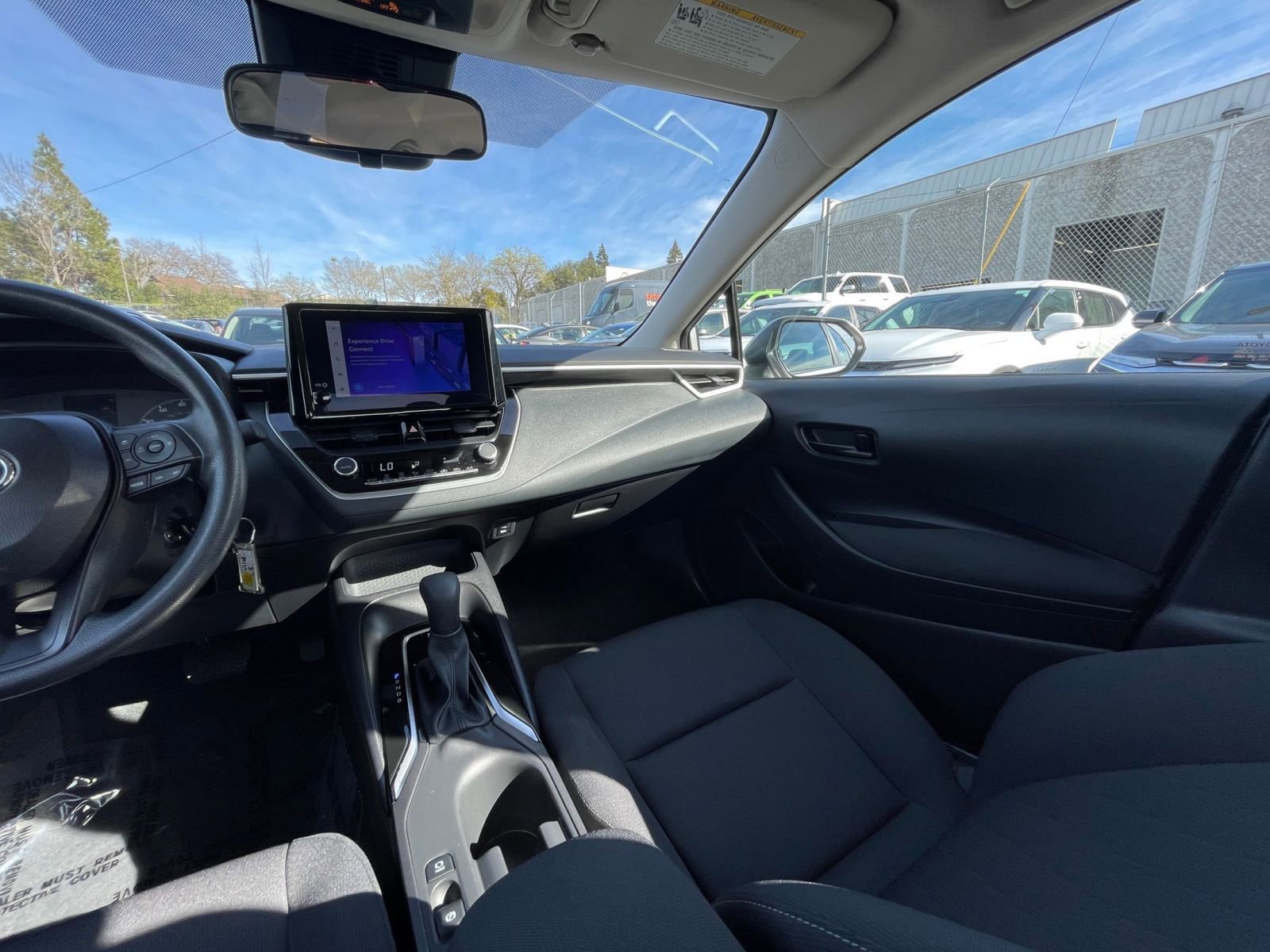 Used 2025 Toyota Corolla LE image 34