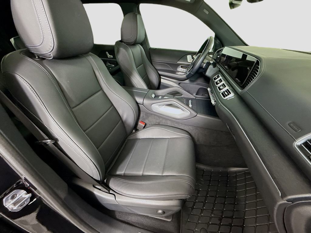 Used 2025 Mercedes-Benz GLS 450 4MATIC image 31