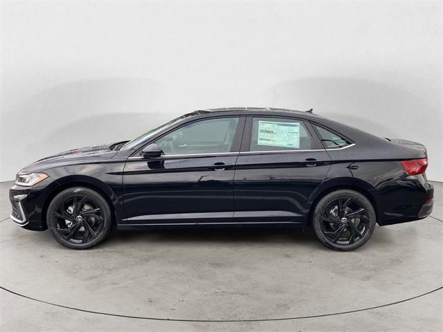 New 2026 Volkswagen Jetta SE image 2