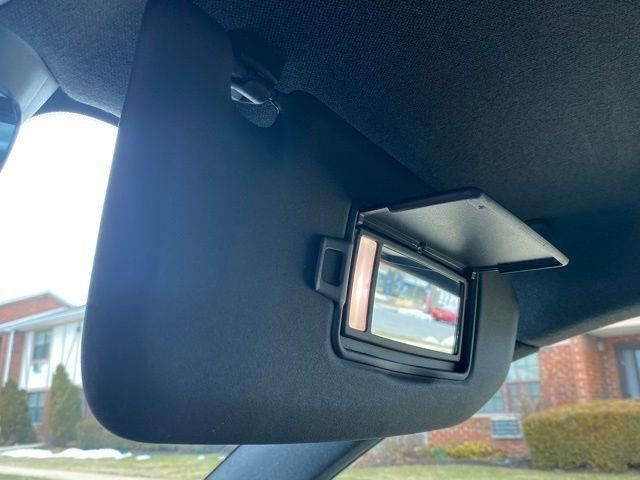 Used 2021 Volvo XC40 T5 R-Design w/ Advanced Package image 39