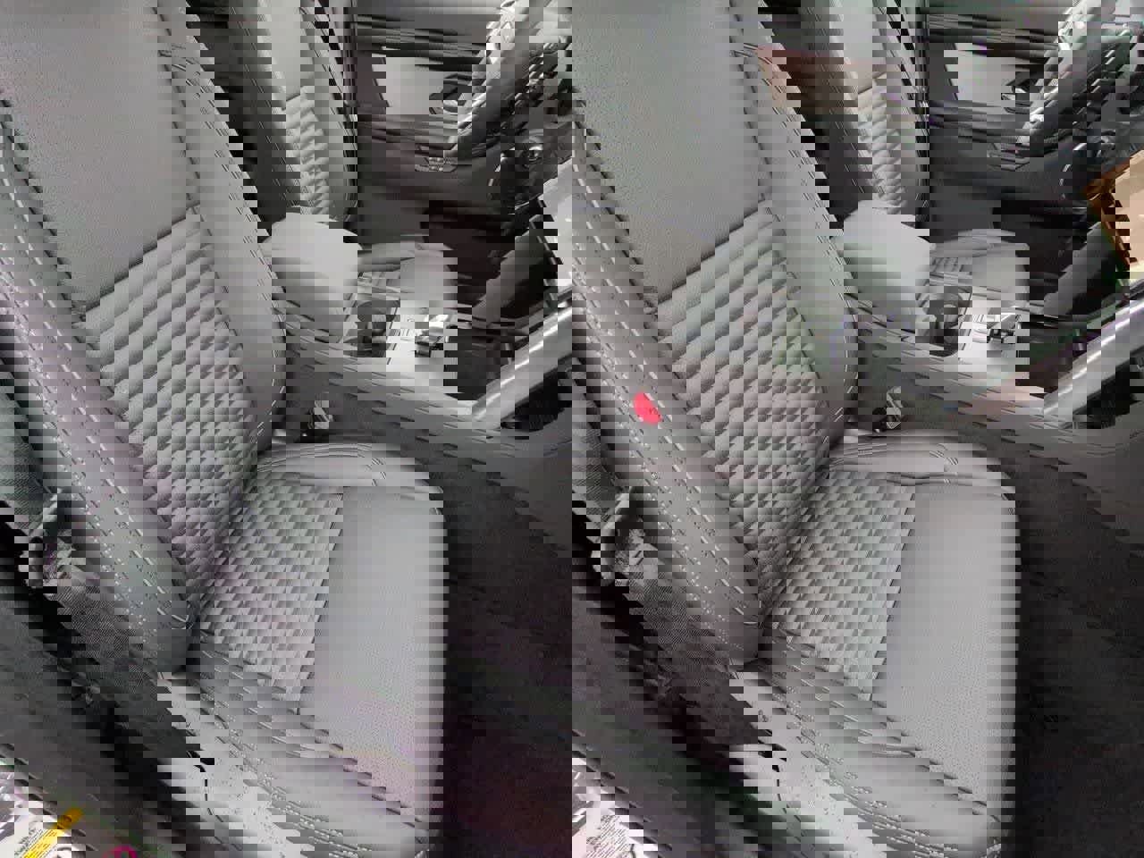 New 2026 Land Rover Discovery Sport Landmark image 20